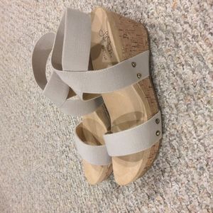 Life Stride tan/cream wedge sandals.
